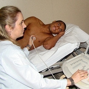 Lucas realiza exames cardiológicos pelo São Paulo