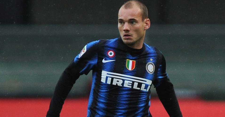 Wesley Sneijder joga pela Inter de Milão contra o Chievo no Campeonato Italiano
