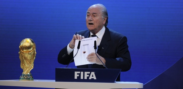 Presidente da Fifa, Joseph Blatter anuncia Qatar como sede da Copa do Mundo de 2022 - AFP