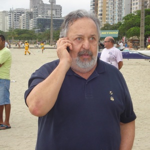 Luis Alvaro esteve no evento de Serginho Chulapa realizado na praia de Santos nesta sexta-feira