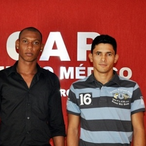 Atacante Wescley e o zagueiro Flávio Boaventura realizaram exames médicos e devem acertar - Divulgação/Atlético-PR