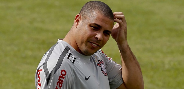 Ronaldo enfim treinou pela primeira vez com bola pelo Corinthians em IItu - Rubens Cavallari/Folhapress