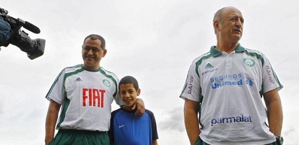 Arce marca presença em treino do Palmeiras ao lado do filho Alex e de Felipão - Almeida Rocha/Folhapress
