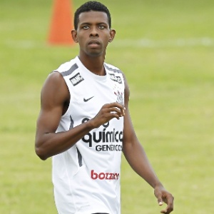 Alessandro deve ficar fora da Pré-Libertadores, e Moacir treina como titular neste início de 2011 - Rubens Cavallari/Folhapress