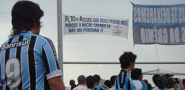 A negociação frustrada com Ronaldinho Gaúcho gerou muita reclamação no Grêmio - Marinho Saldanha/UOL Esporte