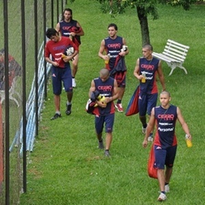 Jogadores do Cerro Porteño ficam treinando no CT do Caju, do Atlético, até a próxima quinta - Divulgação/Coritiba 