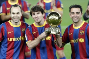 Jogou no Barcelona de Messi, Iniesta e Xavi e, agora, encerra a carreira