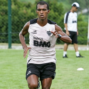Richarlyson, que foi expulso na goleada sobre o Tupi, não enfrenta o rival Cruzeiro no sábado - Bruno Cantini/site do Atlético-MG