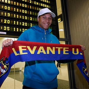 Ex-jogador do Flu, Wellington Silva desembarca na Espanha para assinar contrato com o Levante - Divulgação/Levante