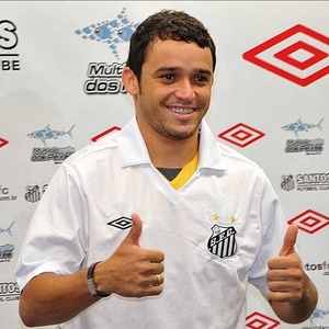 Charles realizará exames em Belo Horizonte e voltará ao Santos para rescindir seu contrato - Santos F.C. (Divulgação)