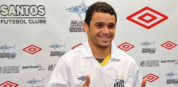 Charles foi contratado para ser titular da Libertadores, mas sofreu sem espaço no grupo - Santos F.C. (Divulgação)