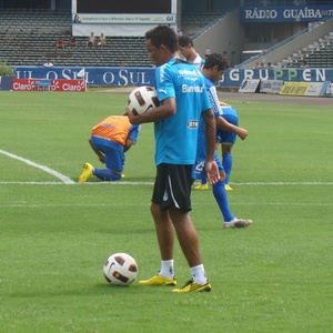 Lúcio volta a treinar com bola no Grêmio e Borges é a principal preocupação para Renato Gaúcho no time - Marinho Saldanha/UOL Esporte