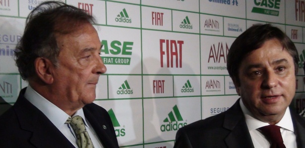 Presidente do Palmeiras, Arnaldo Tirone posa ao lado do vice Roberto Frizzo (e) - Paula Almeida/UOL