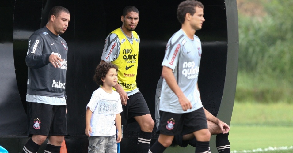 Onde Messi vai jogar? Torcedores brincam com indefinição e anunciam  reforço no futebol paranaense, futebol