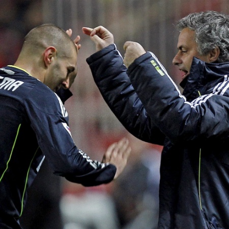 José Mourinho trabalhou com Karim Benzema entre 2010 e 2013. - Julio Muñoz/EFE