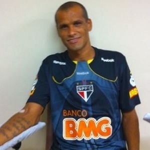 Aprovado nos exames, Rivaldo receberá a camisa 10 do São Paulo na sexta, no CT em Cotia - Twitter do Rivaldo