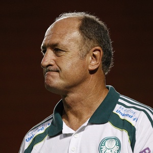 O técnico Luiz Felipe Scolari já pediu a contratação de um centroavante de ofício no Palmeiras, mas não deve ter seu pedido atendido tão cedo - Fabio Braga/Folhapress