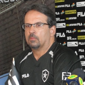 Marcelo Guimarães (f) foi demitido do Botafogo pelo presidente Maurício Assumpção - Pedro Ponzoni/UOL