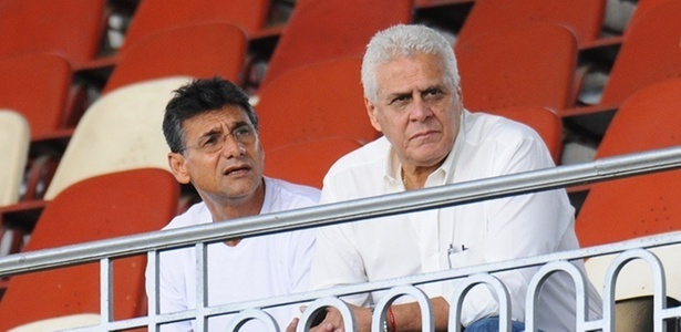 O presidente Roberto Dinamite (D) está preocupado com a situação financeira do Vasco - Marcelo Sadio/ site oficial do Vasco