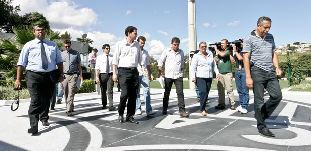 Membros do Comitê Organizador Local da Copa visitam Cidade do Galo, possível CT do Mundial de 2014