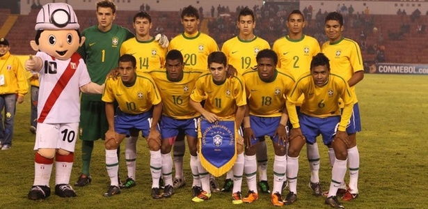 Seleção brasileira posa para fotos antes do jogo com o Equador no Sul-Americano sub-20