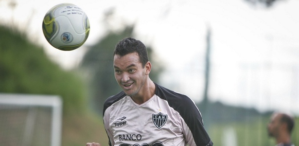 Réver é um jogador que interessa ao Vasco, que busca um companheiro para Dedé - Bruno Cantini/site oficial do Atlético-MG