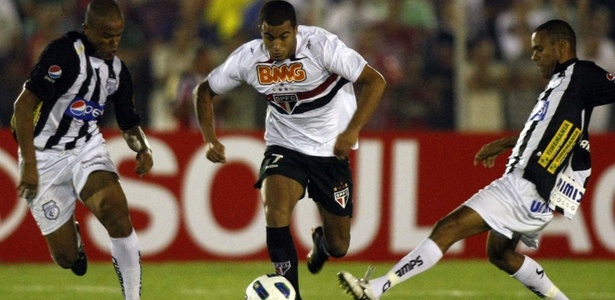Lucas voltou ao São Paulo com destaque na Copa BR e quer jogar ao lado de Rivaldo - Rubens Chiri/site oficial do São Paulo