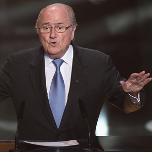 Joseph Blatter, presidente da Fifa, diz que investiga corrupção na entidade
