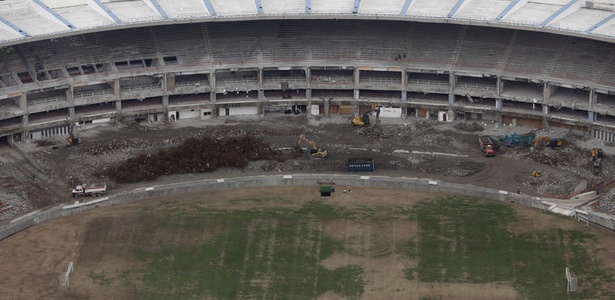 Maracanã ficará pronto em cima da hora, mas a Fifa abrirá exceção para o estádio - Ricardo Moraes/Reuters
