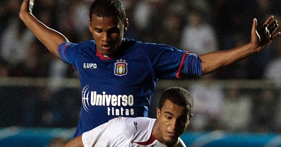 Convocado pela 1ª vez para a seleção principal, Lucas defende o São Paulo contra o São Caetano pela 11ª rodada do Paulistão