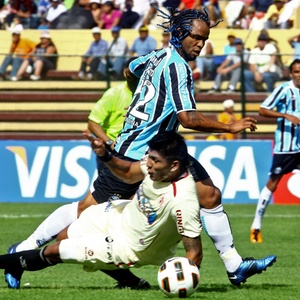 O empate com o León de Huánuco foi a última imagem do time titular do Grêmio, o que preocupa - AFP PHOTO / DIARIO LIBERO / FELIX MEDINA