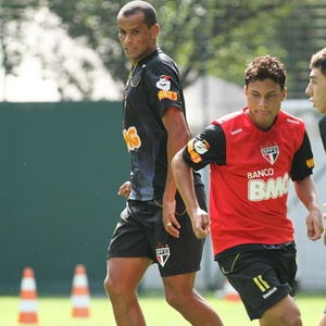 Rivaldo e Marlos atuarão ao lado do artilheiro Dagoberto no setor ofensivo do São Paulo - Vipcomm