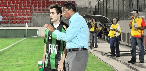 Mauro Fernandes mexe na equipe para tentar reagir no Brasileirão diante do Avaí - América-MG/divulgação