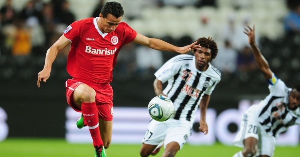 Leandro Damião entrou no segundo tempo do jogo contra o Mazembe, no Mundial de Clubes de Abu Dhabi, e não evitou vexame do Inter