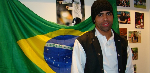 Volante deixou o Inter em agosto de 2010 e foi sondado pelo Santos neste ano - Felipe Rocha/UOL