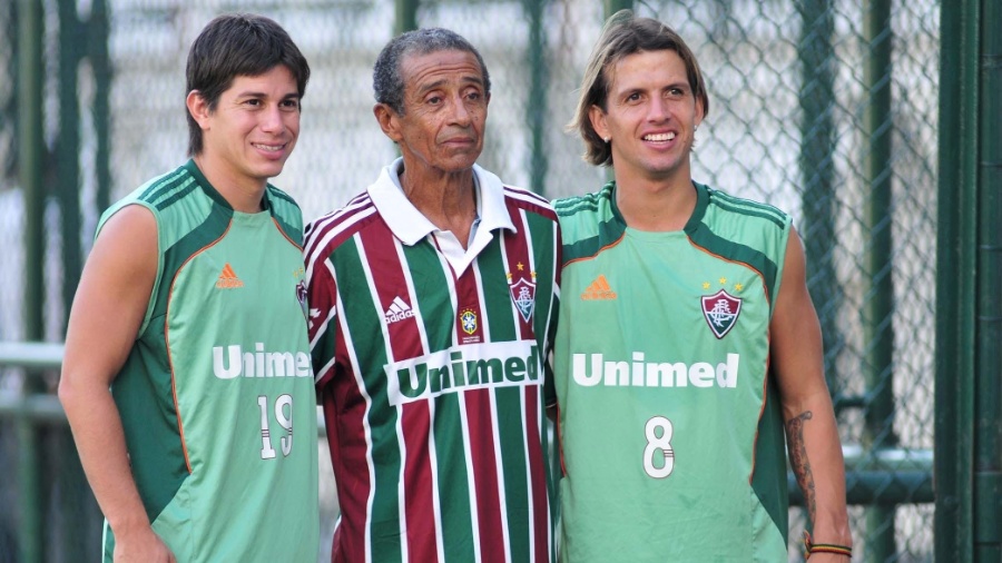 Altair visitou o Fluminense em 2011 e tirou fotos com o meia Conca e o volante Diguinho - Wallace Teixeira/Photocamera