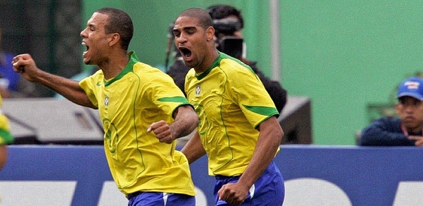 Os atacantes Adriano e Luis Fabiano atuaram juntos na seleção brasileira - AFP/Arquivo