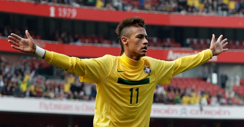 Neymar festeja gol contra Escócia na partida em Londres (27/03/2011)