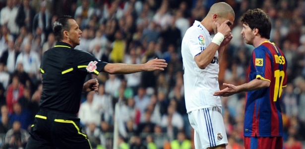 Pepe é famoso por comportamento violento e coleciona faltas duras no Real Madrid - Dominique Faget/AFP