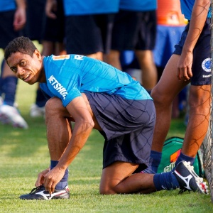 Na ausência de Vítor, que se recupera de lesão, Marquinhos Paraná volta a ser lateral-direito  - Washington Alves/Vipcomm