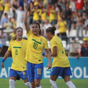Marta comemora gol em Alagoas, sua terra natal, onde Brasil venceu o Chile (14/05/11) - Ailton Cruz/AE