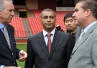Romário critica exigências da Fifa, durante visita à Arena da Baixada - Divulgação/Atlético-PR