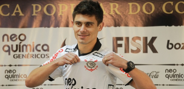Alex finalmente ganhou condições de fazer a sua estreia pelo Corinthians - Rubens Cavallari/Folhapress
