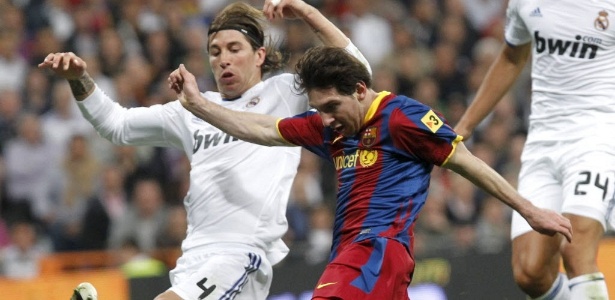 No último jogo entre as equipes, o Barcelona, de Messi, levou a melhor sobre o Real - Pini/EFE