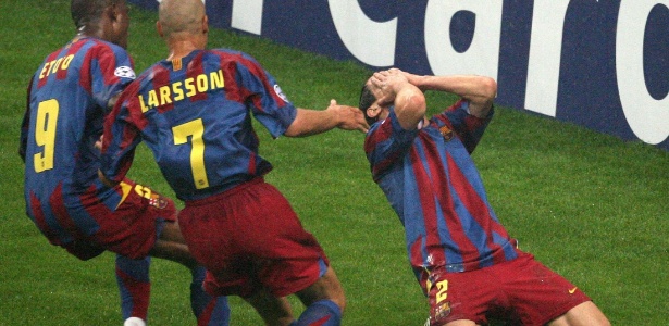 Belletti comemora gol que definiu título do Barcelona na Liga dos Campeões 2005/06   - Philippe Wojazer/Reuters