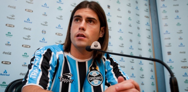Ezequeil Miralles é apresentado pelo Grêmio e impressiona pela tranquilidade  - Tárlis Schneider/Agência Freelancer