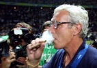 Itália estuda proibir torcedor de fumar nos estádios na próxima temporada - Odd Andersen/Reuters