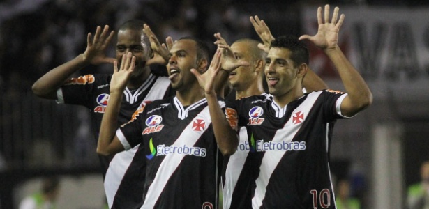 Os jogadores do Vasco comemoram o título da Copa do Brasil de 2011: time desfeito - Ricardo Cassiano/UOL