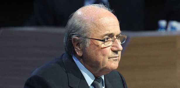 Fifa, de Joseph Blatter, fechou acordo para venda de ingressos das próximas Copas - Michael Probst/AP