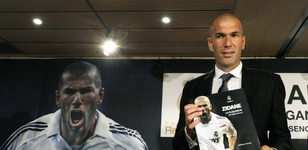 Hoje dirigente do Real Madrid, o francês Zinedine Zidane defendeu Pepe e Mourinho - Javier Soriano/AFP Photo